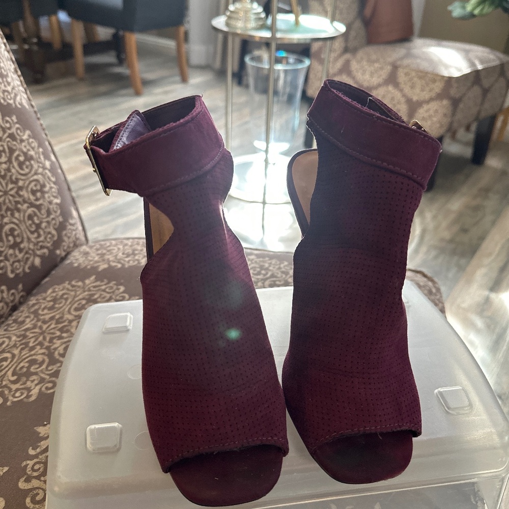 Women shoed